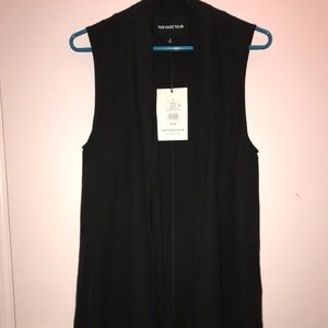 Who What Wear Black Sleeveless Vest size: S
